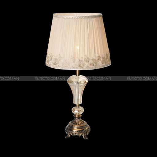 den-ban-trang-tri-euroto-b-082